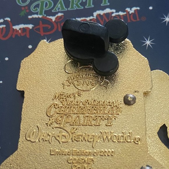 2005 Limited Edition Moving Very Merry Christmas Party Mickey Mouse Pin - Picture 4 of 4